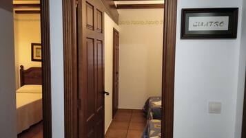 6 chambres, fer et planche Ă repasser, draps fournis