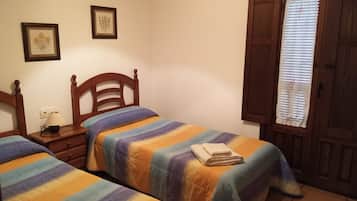 6 Schlafzimmer, Bügeleisen/Bügelbrett, Bettwäsche