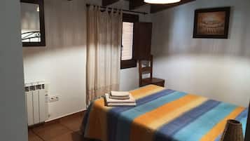 8 habitaciones, tabla de planchar con plancha y ropa de cama