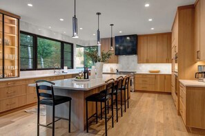 Fridge, microwave, oven, stovetop - Abode at Warm Springs on The River, Ketchum (Ketchum)