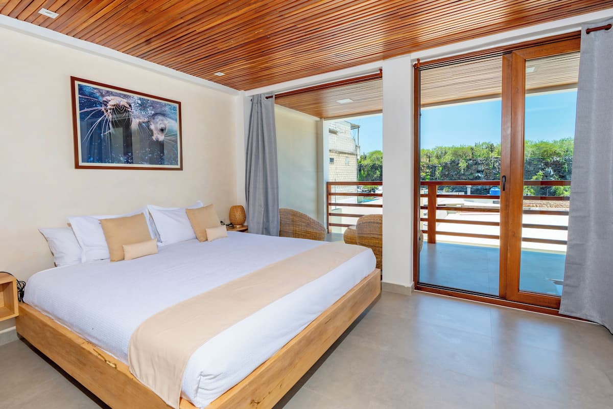 Superior tweepersoonskamer | Luxe beddengoed, donzen dekbedden, een minibar, een kluis op de kamer