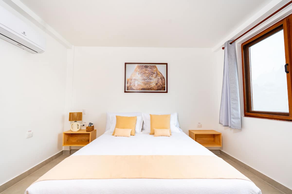 Standaard kamer | Luxe beddengoed, donzen dekbedden, een minibar, een kluis op de kamer