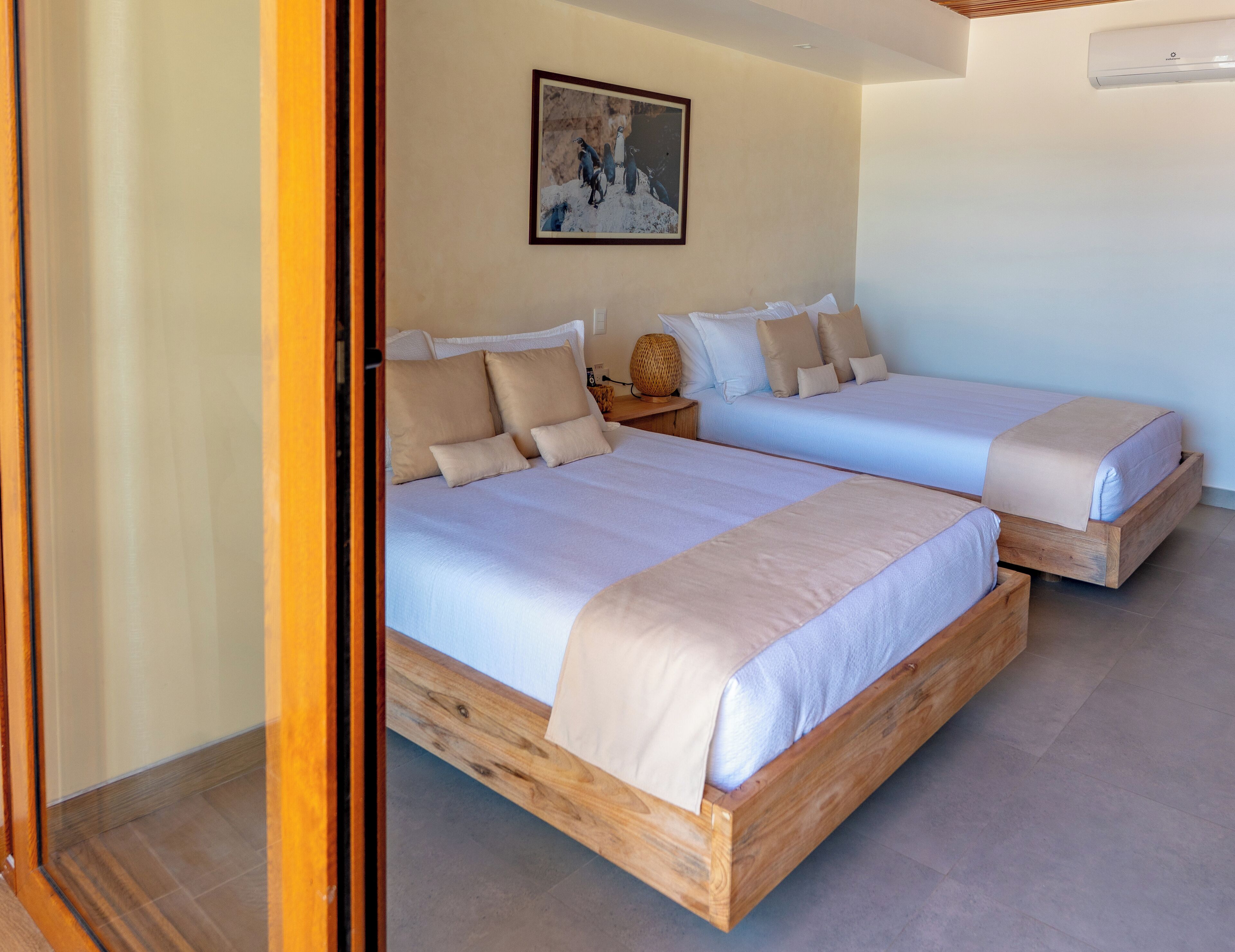 Doppia Superior, 2 letti matrimoniali | Biancheria da letto di alta qualità, copriletto in piuma, minibar