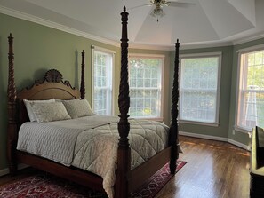 4 dormitorios, tabla de planchar con plancha, wifi y ropa de cama