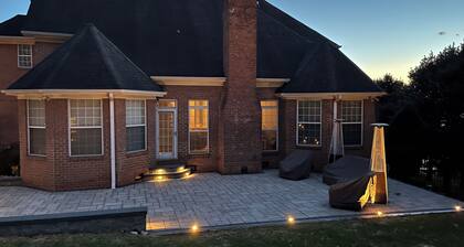 Main Channel Lake Hickory Views, Golf Course, Boat Ramp/Dock, 2-Marina's Nearby