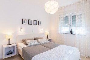 2 chambres, bureau, fer et planche à repasser, Wi-Fi gratuit