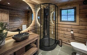 Shower - Amazing home in Koppang (Koppang)