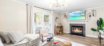 3BR with Personal TVs in Raleigh! 2 King Beds!