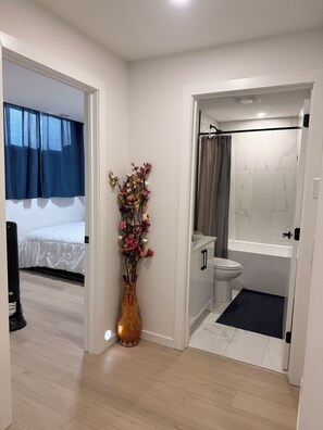 2 bedrooms, desk, iron/ironing board, free WiFi