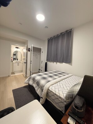 2 bedrooms, desk, iron/ironing board, free WiFi