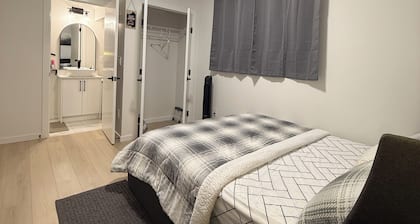 2-Bed, 2-Bath Home: Perfect for Work, Relaxation, and Exploring Calgary & Banff.