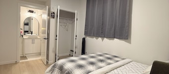 2-Bed, 2-Bath Home: Perfect for Work, Relaxation, and Exploring Calgary & Banff.