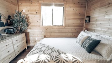 2 bedrooms, free WiFi, bed sheets, wheelchair access