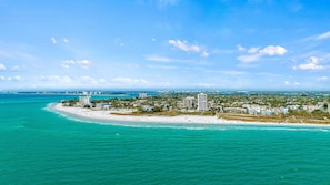Una playa cerca