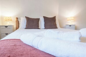 4 bedrooms, iron/ironing board, travel cot, WiFi