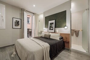 3 habitaciones, tabla de planchar con plancha, wifi y ropa de cama 