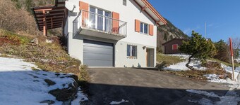 Eldanora holiday home with three bedrooms and mountain views