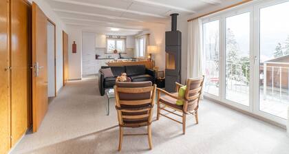 Eldanora Ferienhaus mit drei Schlafzimmern und Sicht in die Berge
