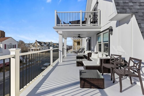 Luxury Beach Block Home w/ Ocean Views - Sleeps 26