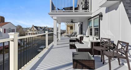 Luxury Beach Block Home w/ Ocean Views - Sleeps 26