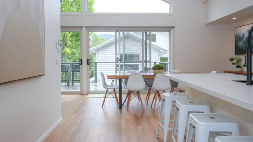 Toorak Treetop - Light & modern near the river