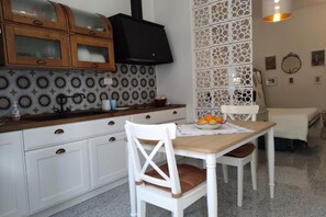 Dining - Vacation home near Taormina, a few minutes' walk from the beach.  (Letojanni)