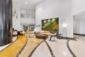 Lobby - LUXURIOUS APARTMENT FRONT OF THE BEACH IN SUNNY ISLE (Sunny Isles Beach)