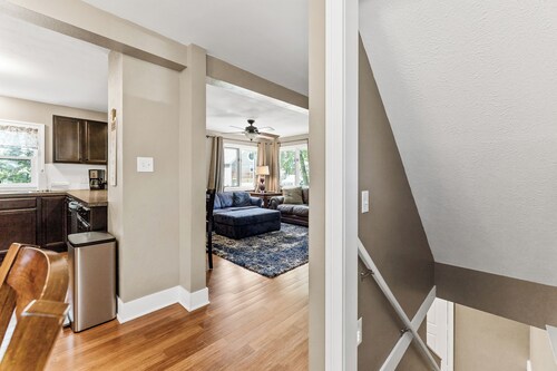 Captain's Corner | Walk to Beach, Relax by the Lake