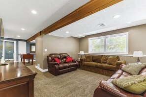 Smart TV, foosball - Captain's Corner - Spring Lake Vacation Rental (Spring Lake)