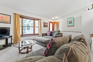 Télévision, baby-foot