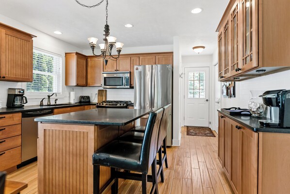 雪櫃、微波爐、洗碗機、咖啡機/沖茶器