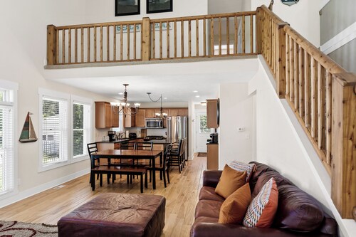 Lake Retreat | Comfortable Vacation Rental Near the Lake