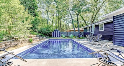 Private pool, close to Lake Michigan Beaches