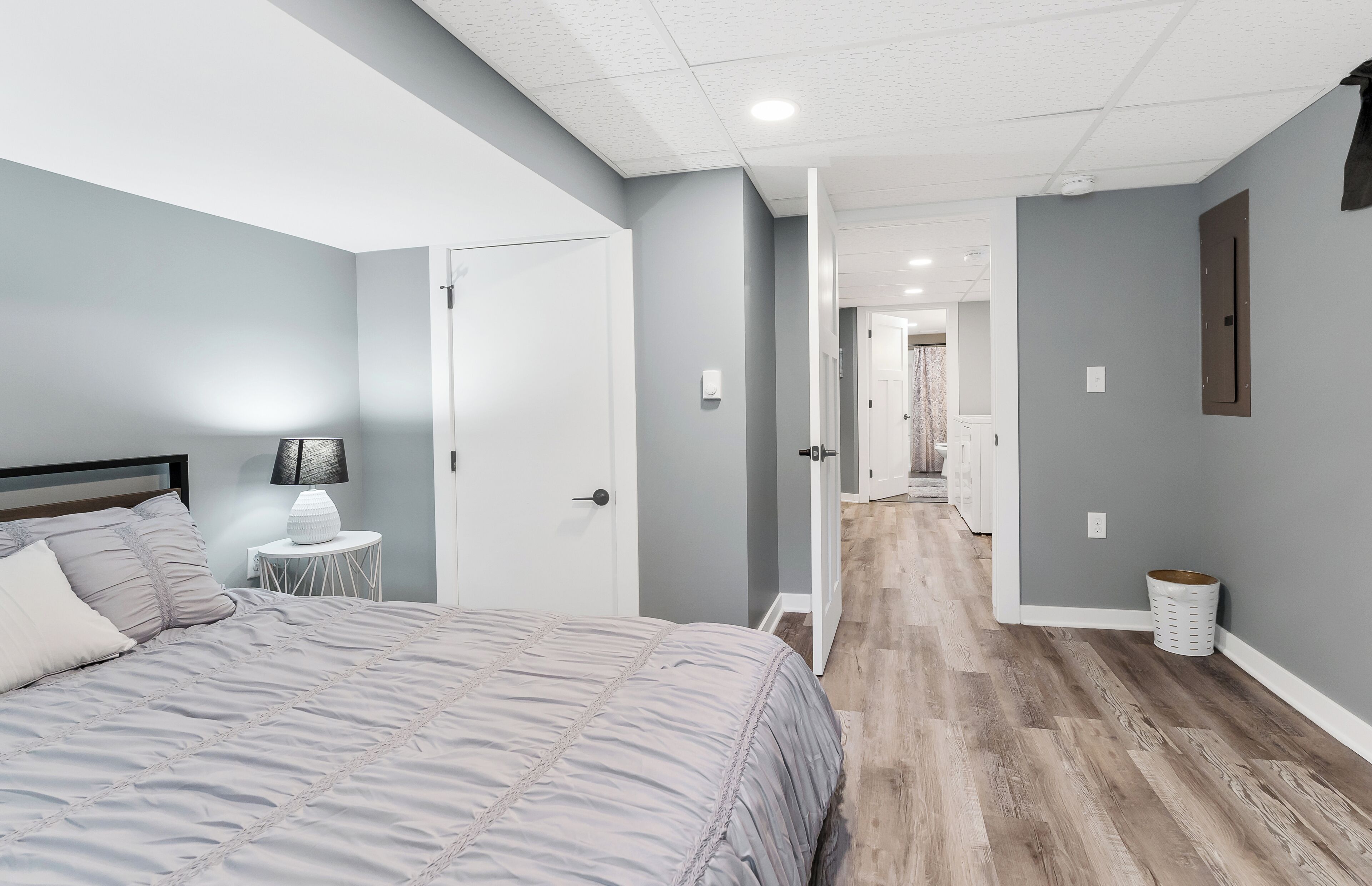 5 chambres, fer et planche à repasser, Wi-Fi, draps fournis