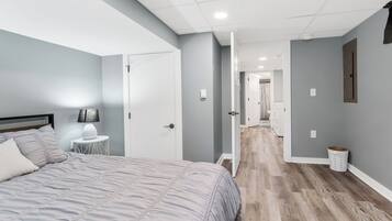 5 chambres, fer et planche à repasser, Wi-Fi, draps fournis