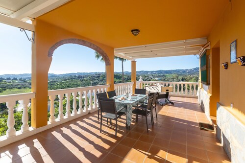 EL DESCANSO - Charming villa with private pool and free Wifi