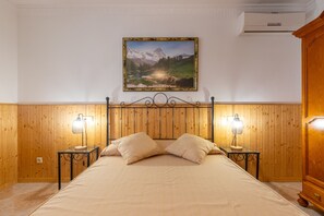 4 chambres, fer et planche à repasser, Wi-Fi gratuit, draps fournis