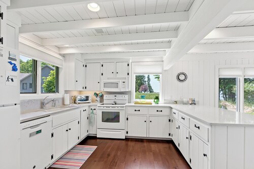 Fletcher Cottage: near Grand Haven's beautiful beaches.