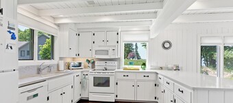 Fletcher Cottage: near Grand Haven's beautiful beaches.