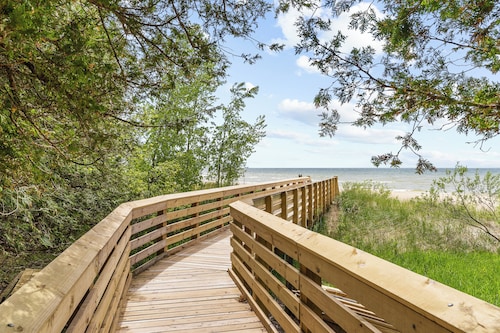 Greenwood Beach House | Steps to the Beach & Outdoor Fun