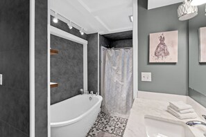 Douche, serviettes fournies