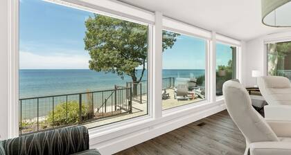 Lake Michigan Beach Cottage - beach access and stunning views.