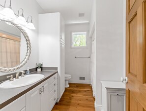 Shower, towels