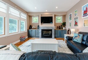 Smart TV, fireplace, stereo - Luxury Lakefront Escape | 6 Bedrooms & Pet Friendly (West Olive)