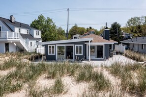 Exterior - Memories | Lakeside Luxury Retreat with Stunning Views (Spring Lake)