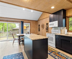 Microwave, oven, stovetop, coffee/tea maker