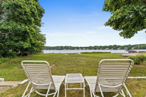 Property grounds - Charming 2-Bedroom Strong Cottage in Twin Lake, MI (Twin Lake)