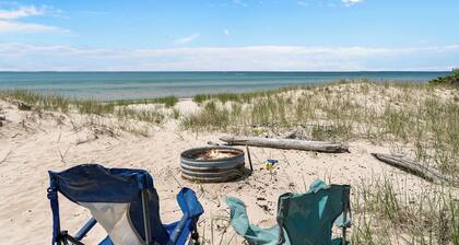 Whiskey Creek Cottage- Private Lake Michigan Beach Frontage