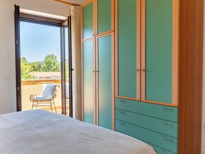 3 bedrooms, iron/ironing board, WiFi