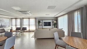 Unclassified image, 5 of 18, button - Cozy Studio w Balcony & Pool in Carnival's Heart - SSA009 (Salvador - BA)